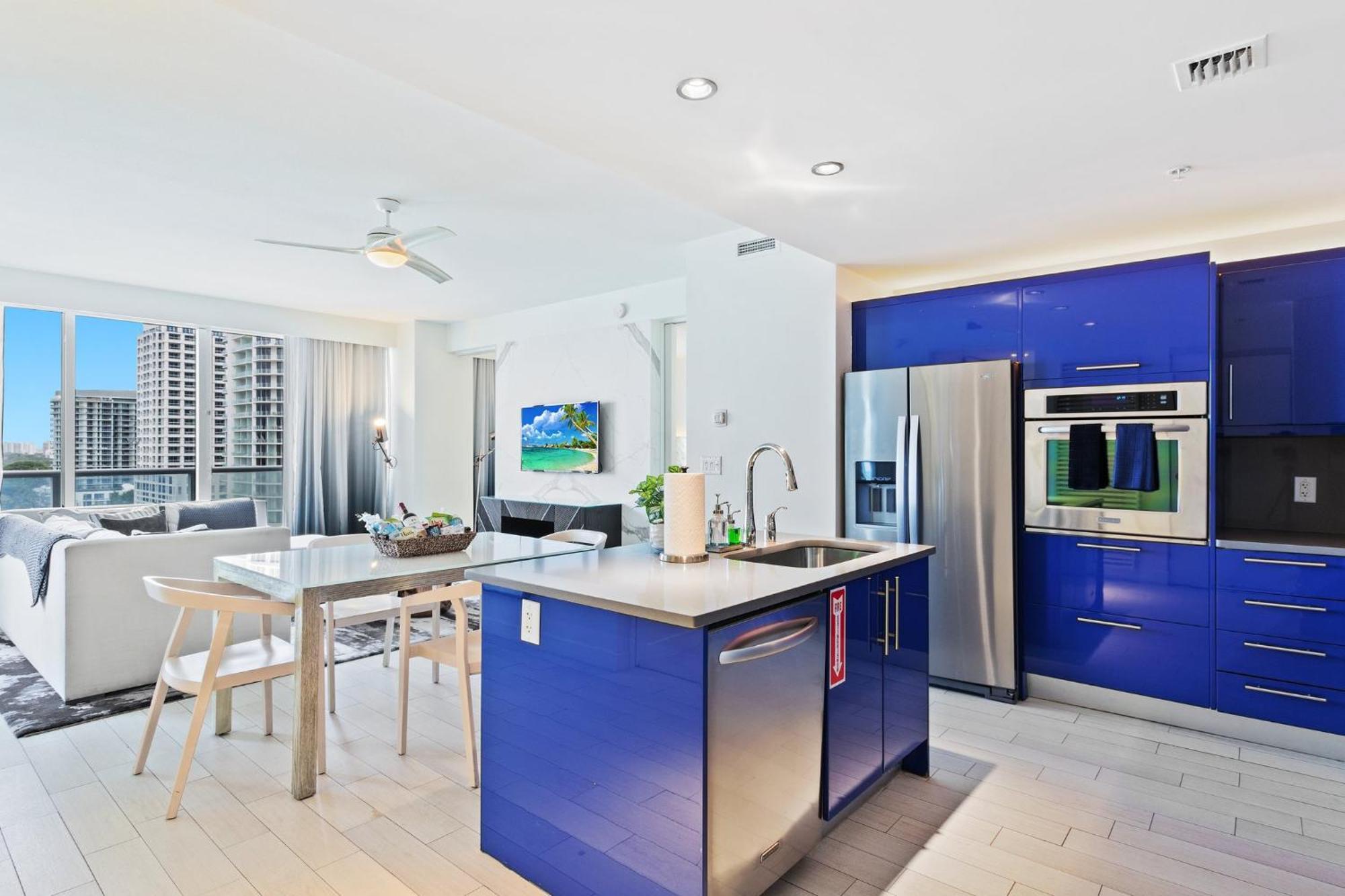 2 Bedroom Luxury With Amenities *