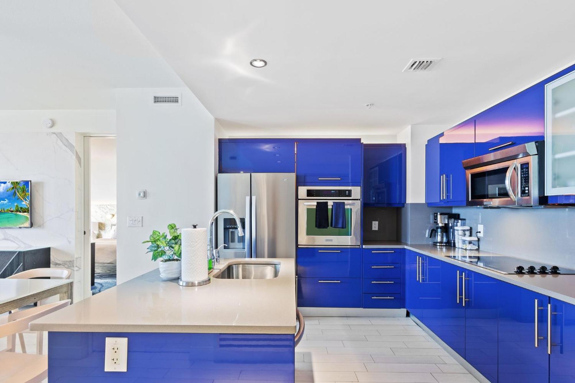 2 Bedroom Luxury With Amenities Apartment *