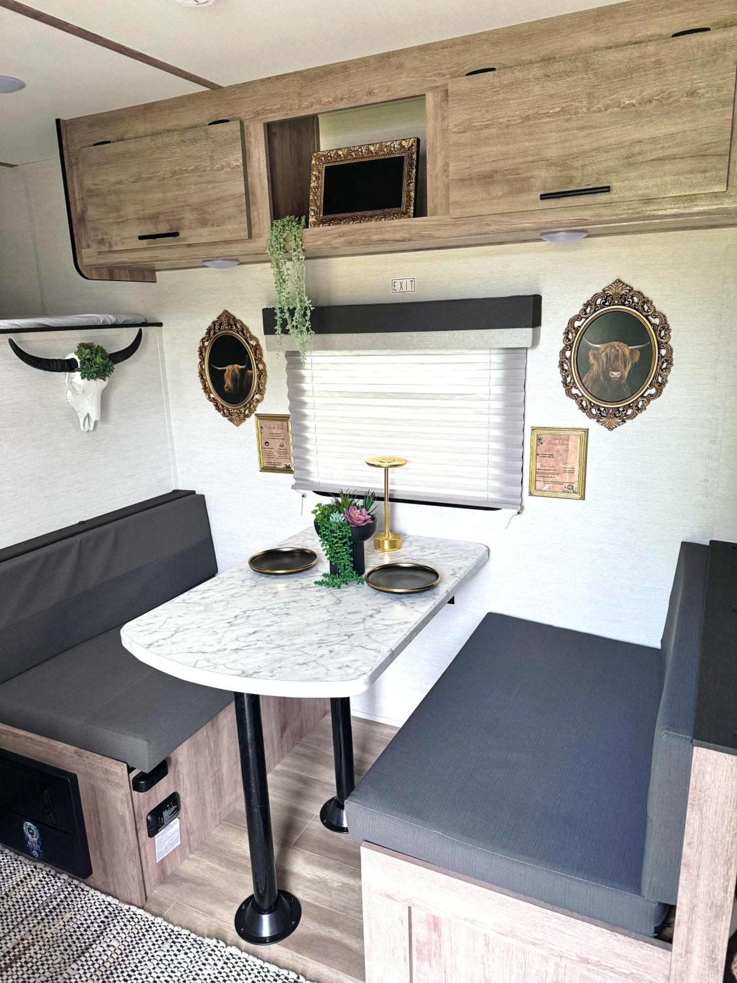 Cozy Rv Trailer *