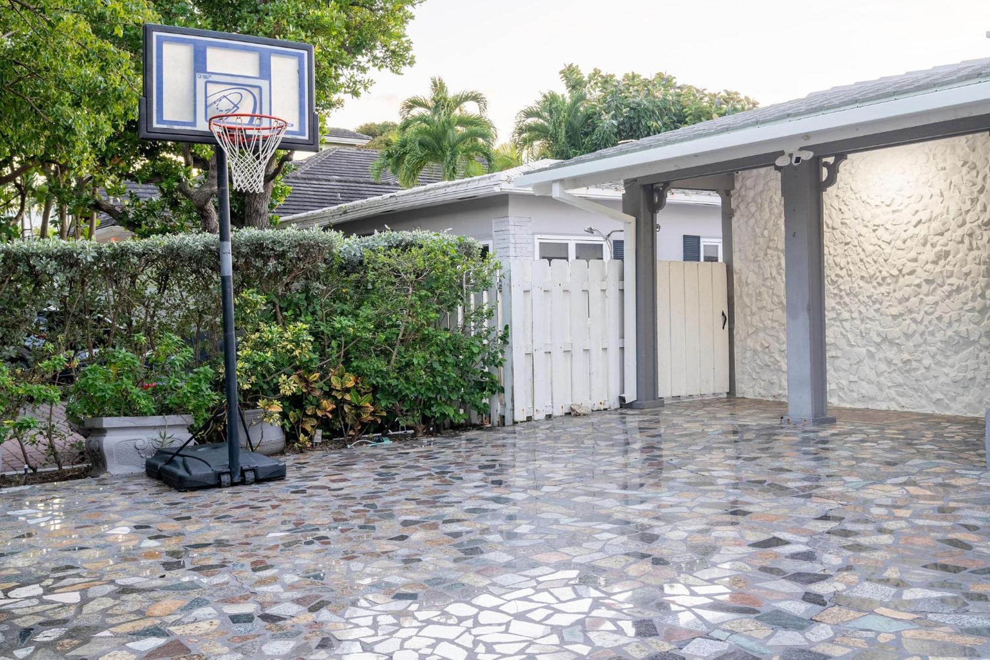 4 Bed/4,5 Bath House Lauderdale