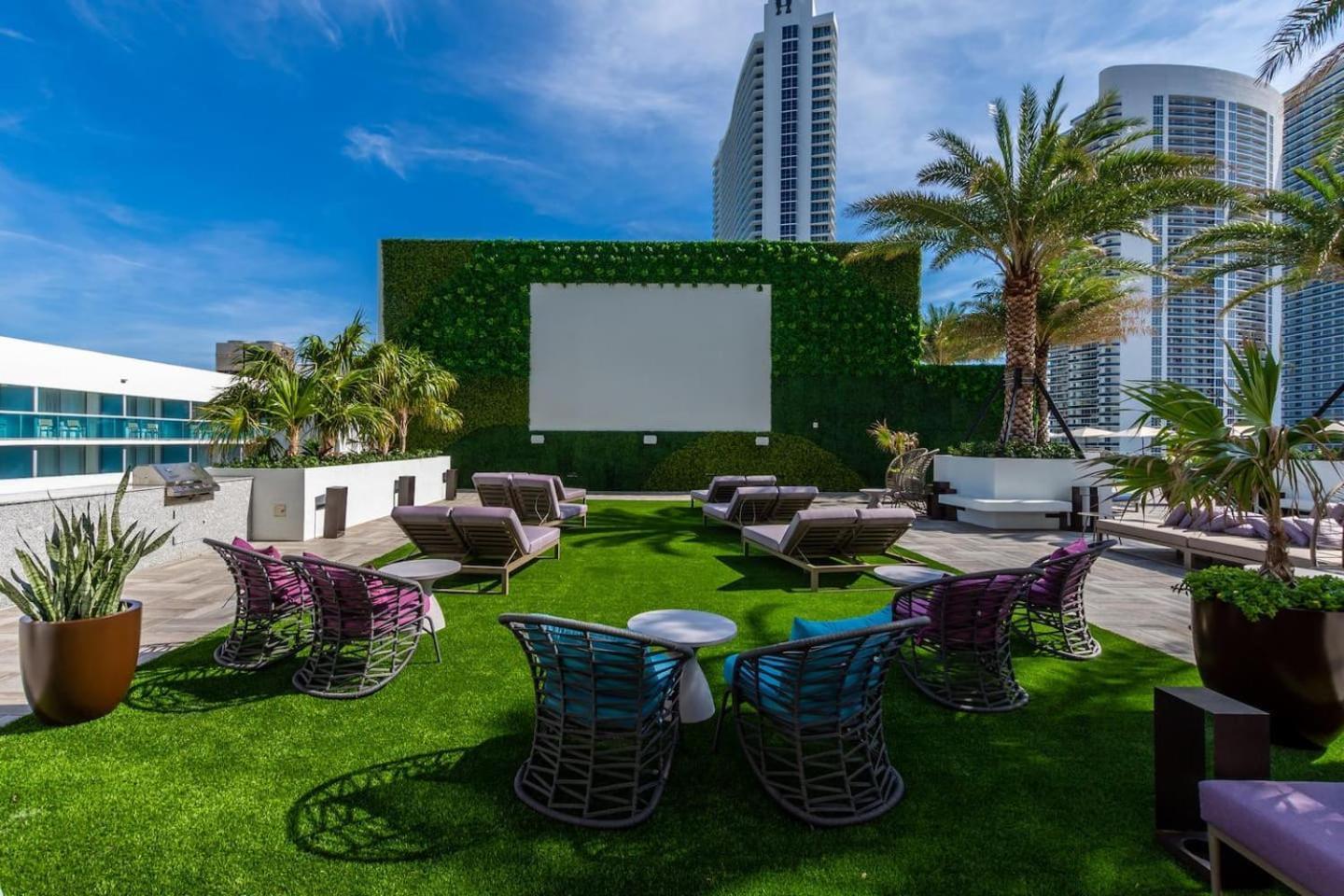 Amazing At H House Hollywood