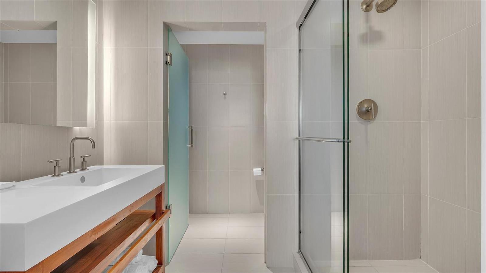 Luxurious Two-bedroom At W Lauderdale Apartment Fort Lauderdale