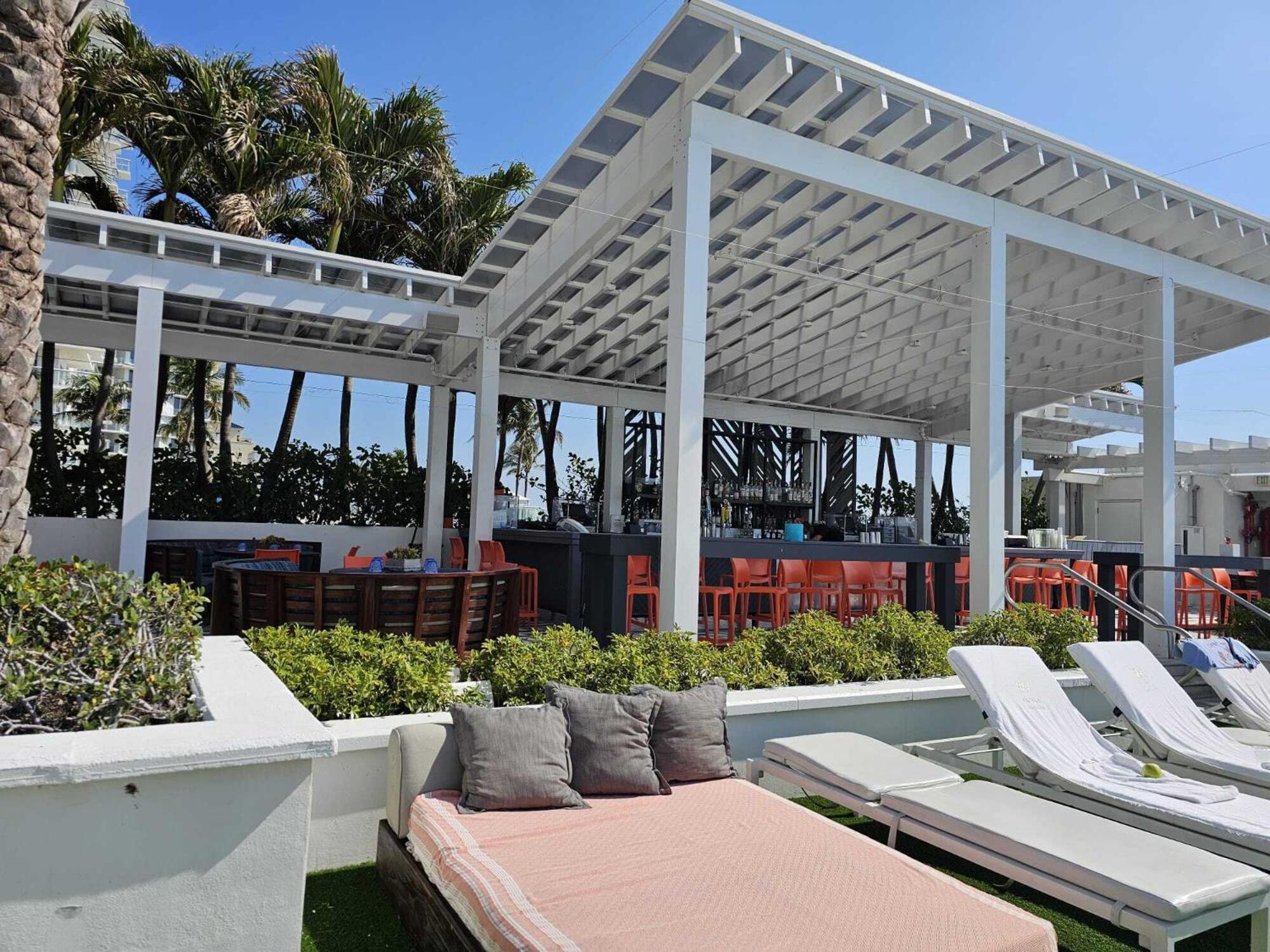 Apartment Luxurious Two-bedroom At W Lauderdale *