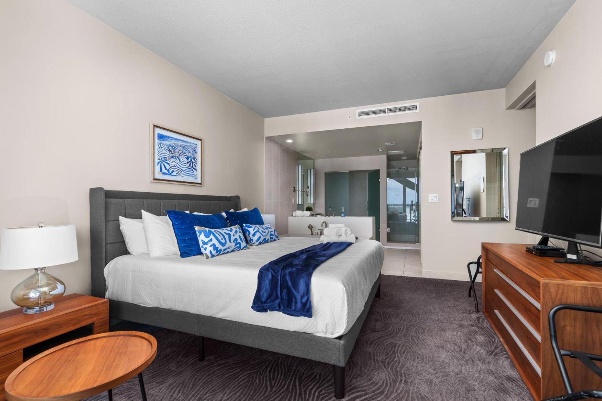 Last Min Deals! 2br W Resort, Birds Eye View Of It All, Professionally Designed Apartment *