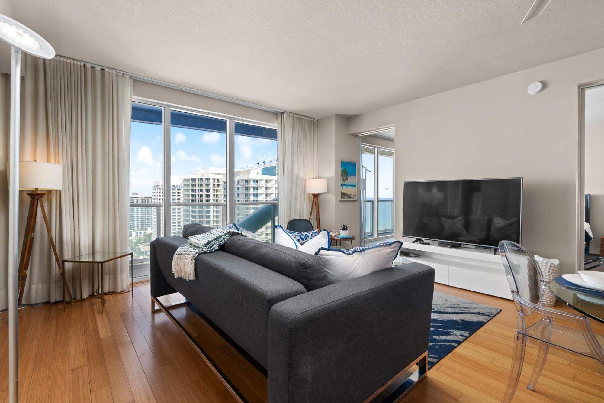 Apartment Last Min Deals! 2br W Resort, Birds Eye View Of It All, Professionally Designed