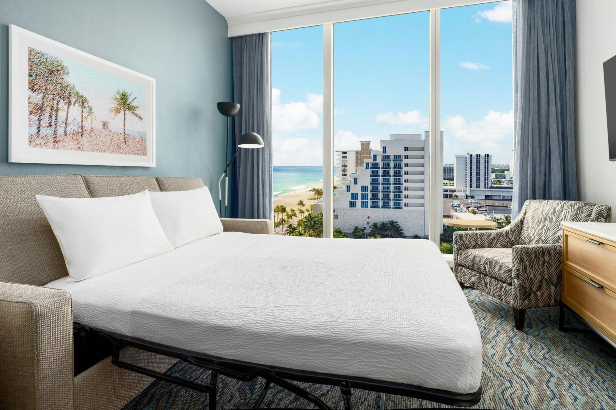 Courtyard By Marriott Lauderdale