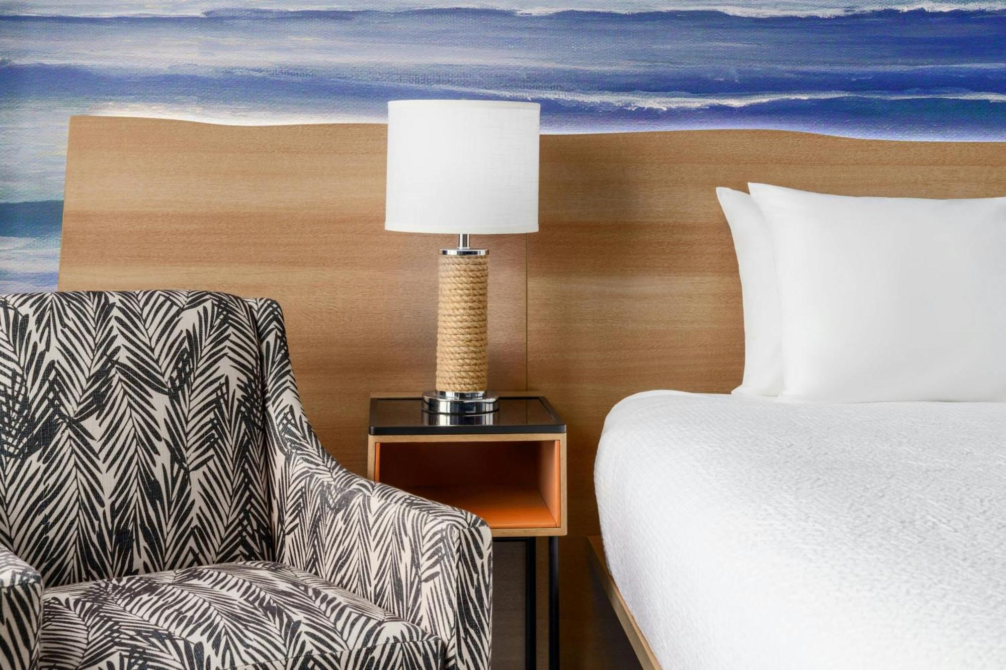 Courtyard By Marriott Lauderdale