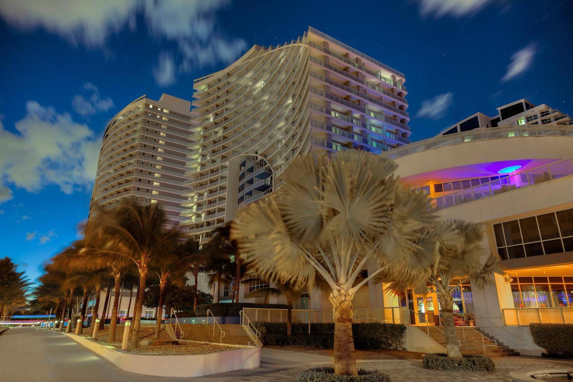 W Lauderdale 4*