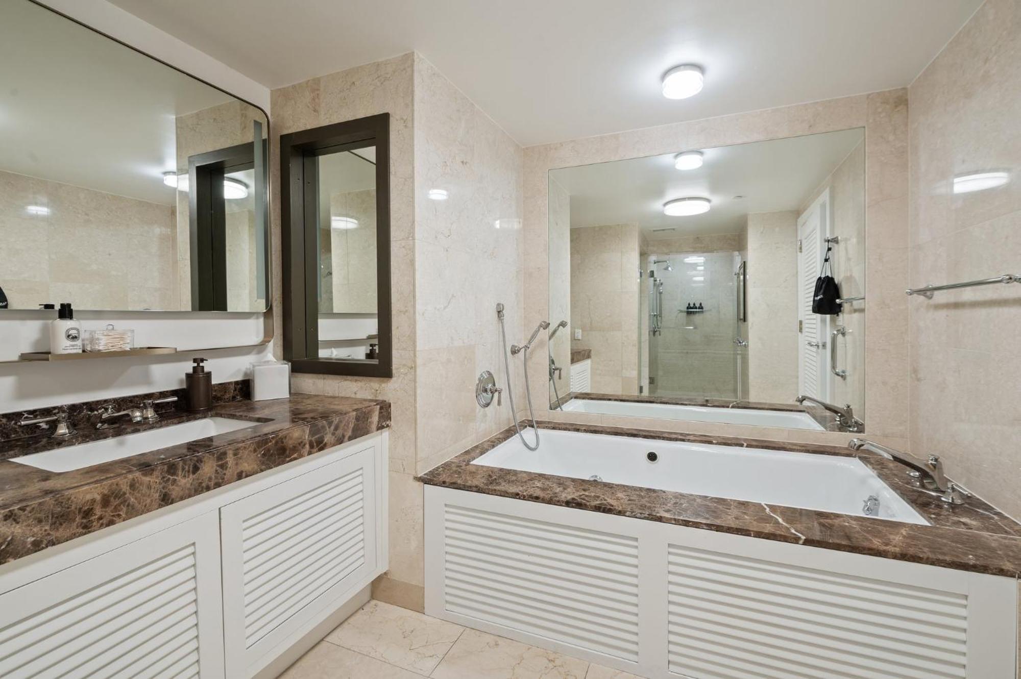 Beachfront Ritz-carlton Luxury 1br * Fort Lauderdale