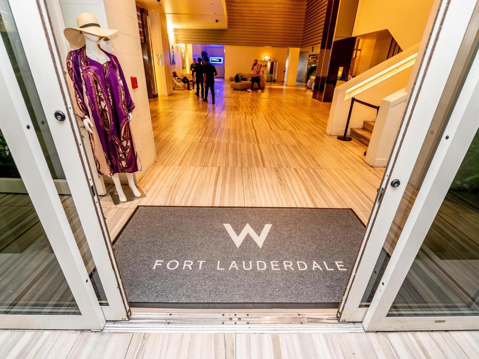 W Residences 2 Bed Unit - Beachfront And Luxe Apartment