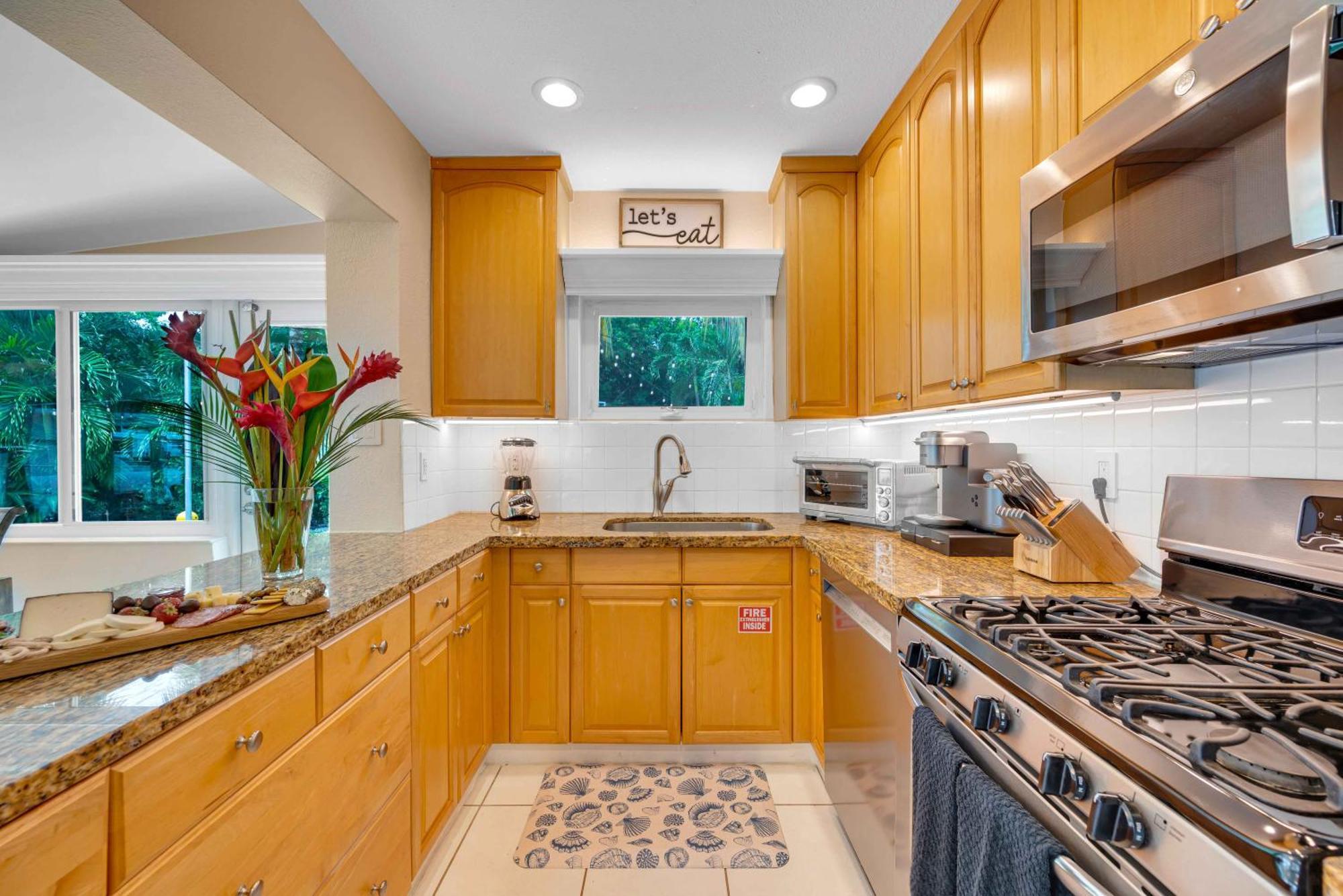 Centrally Located Heated Pool Riverside View Access Citrus Key H0mes