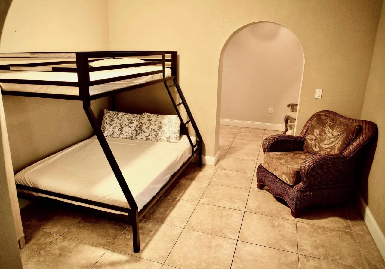 Bayview Crowns Apartamento