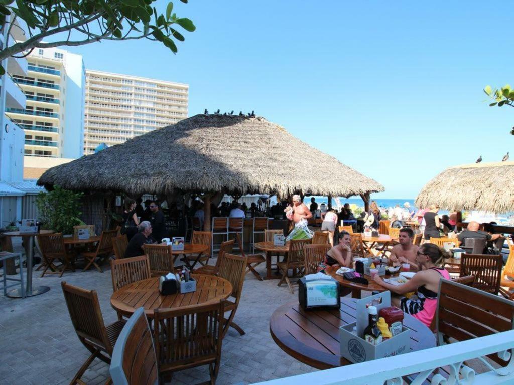 Oceanview Resort: Lauderdale Beachfront Corner * Fort Lauderdale