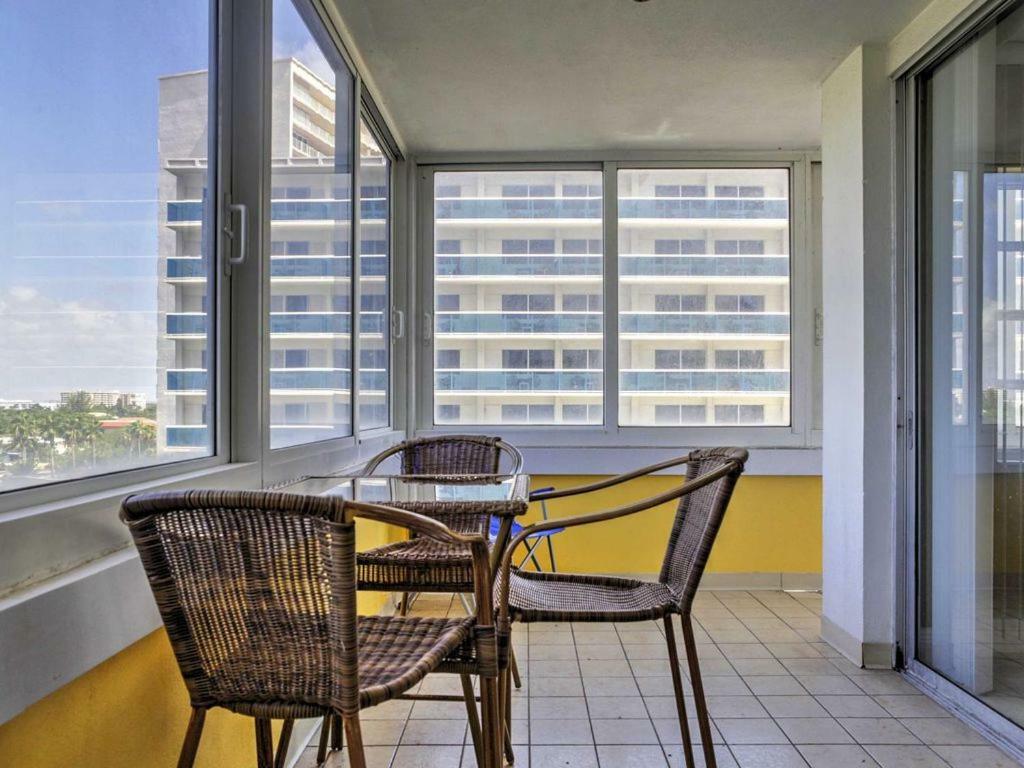 Oceanview Resort: Lauderdale Beachfront Corner *