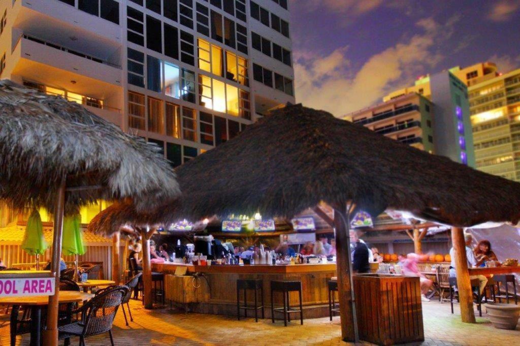 Oceanview Resort: Lauderdale Beachfront Corner