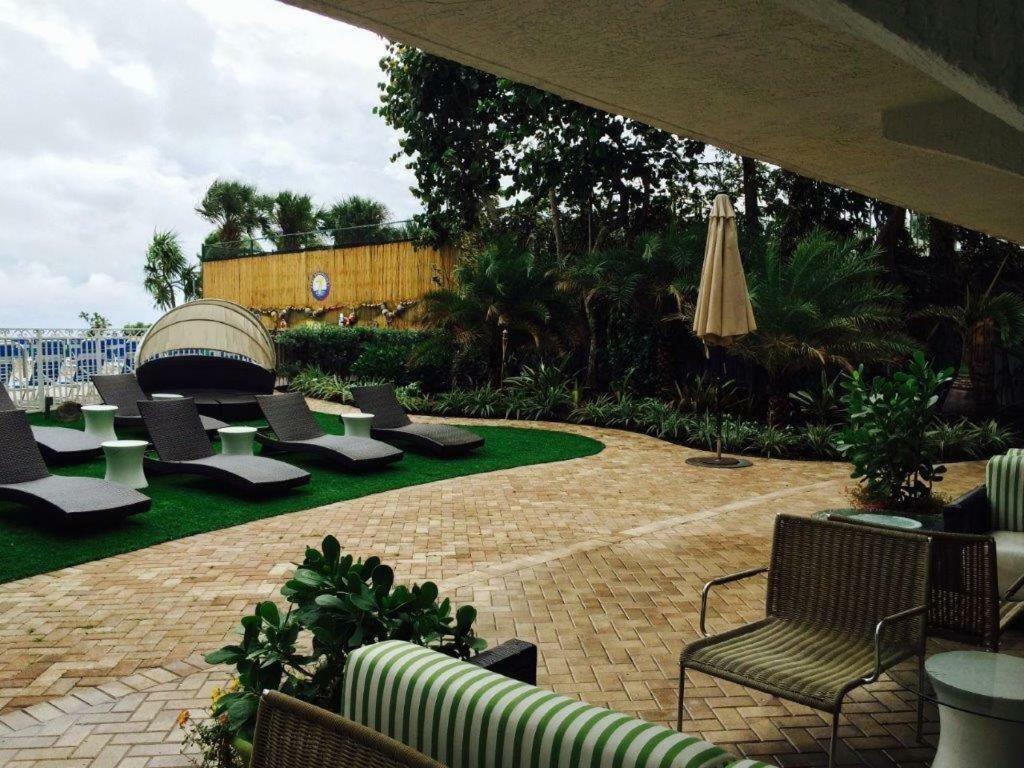 Oceanview Resort: Lauderdale Beachfront Corner