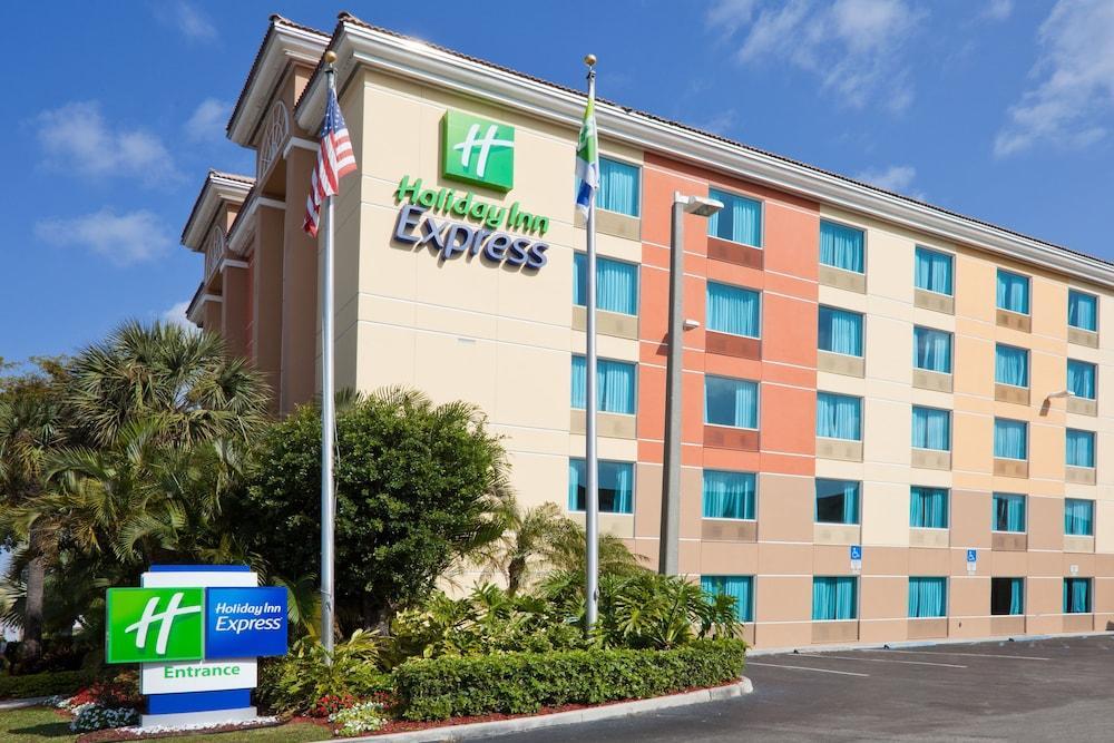 Express Ft Lauderdale Cruise-airport By Ihg 3*