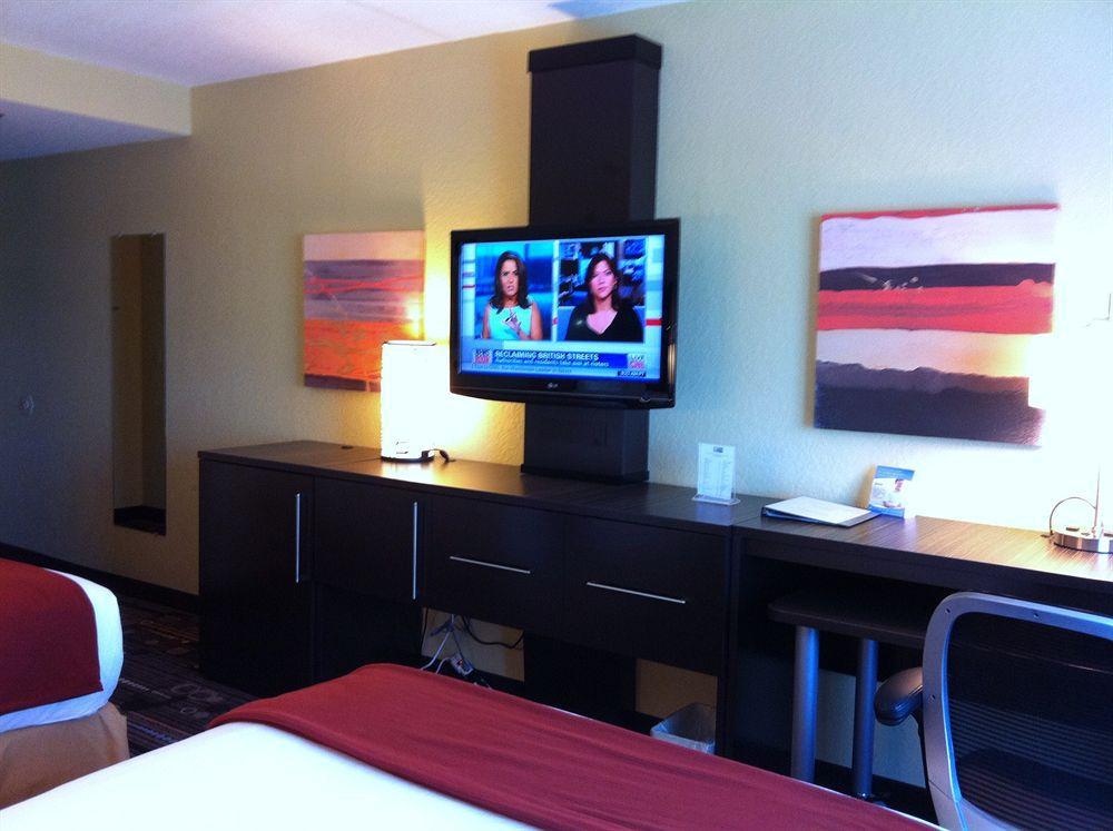 Express Ft Lauderdale Cruise-airport By Ihg Resort Fort Lauderdale