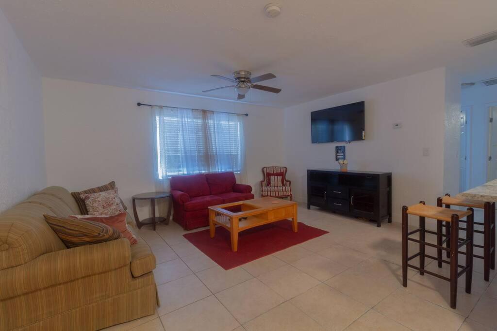 Economical2bed1bath Apartment Fort Lauderdale