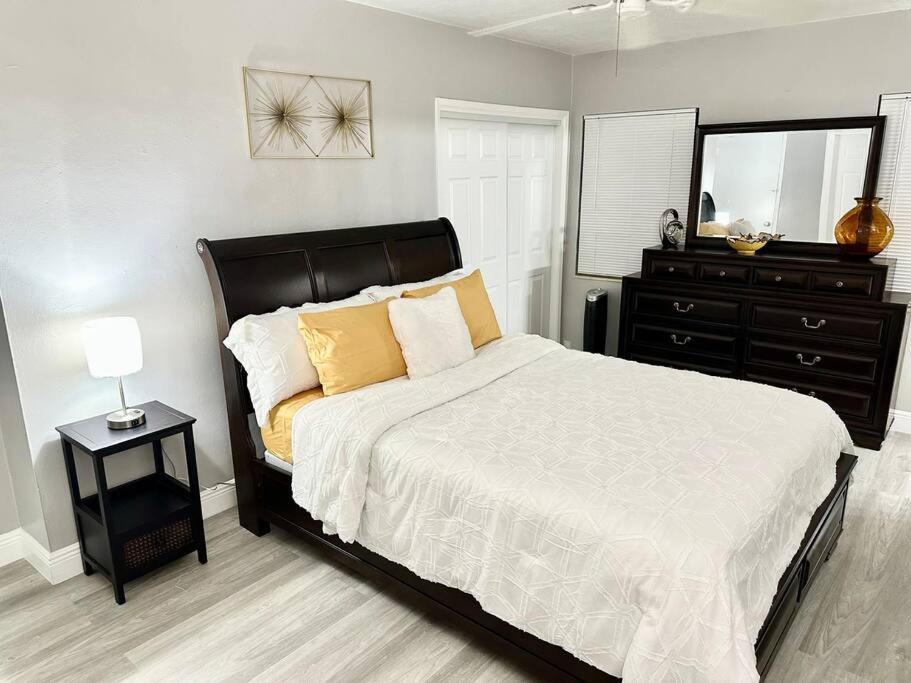The Manors - Cozy 2 Bedrooms, 2 Baths * Fort Lauderdale