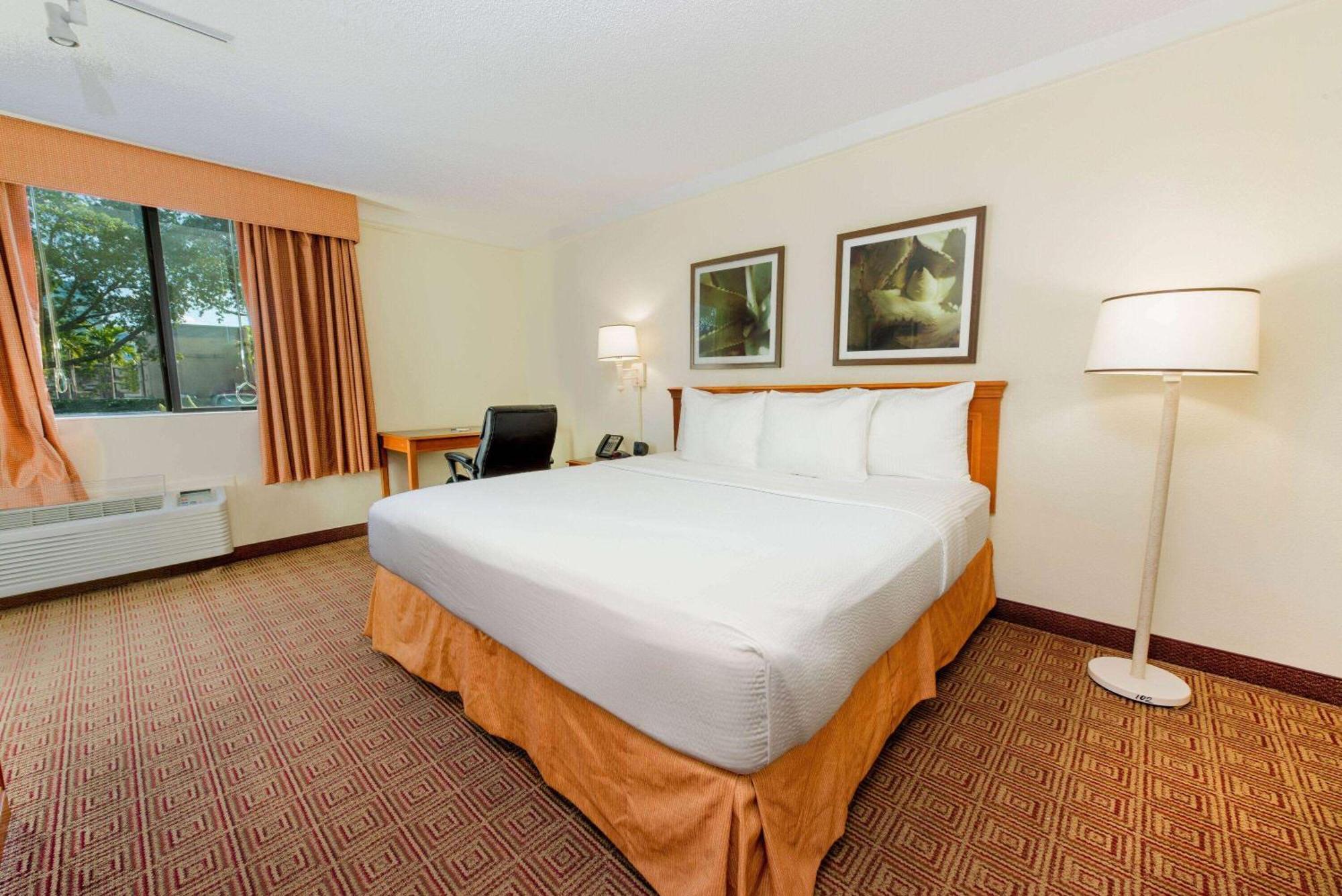 Hotel La Quinta By Wyndham Ft Lauderdale Cypress Creek