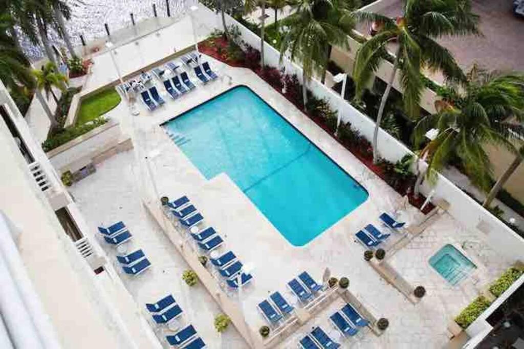 Avi Lux Aparthotel *