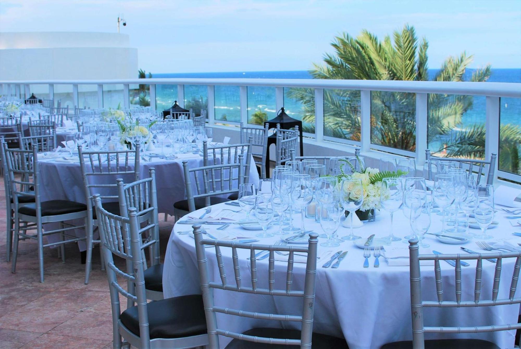 Resort House Lauderdale, A Hilton