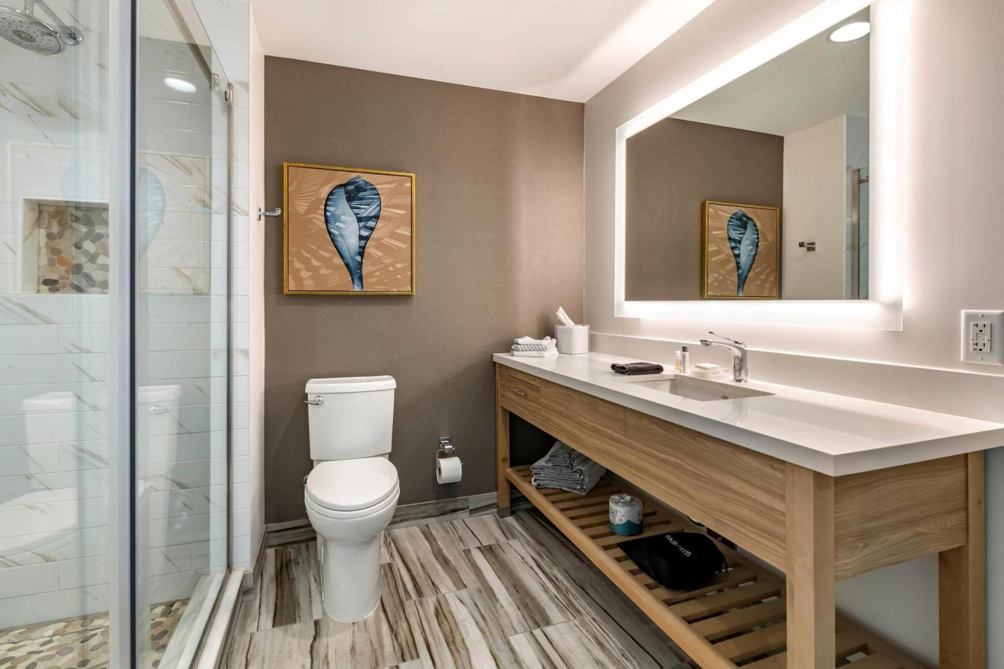 Hotel Cambria Lauderdale 3*