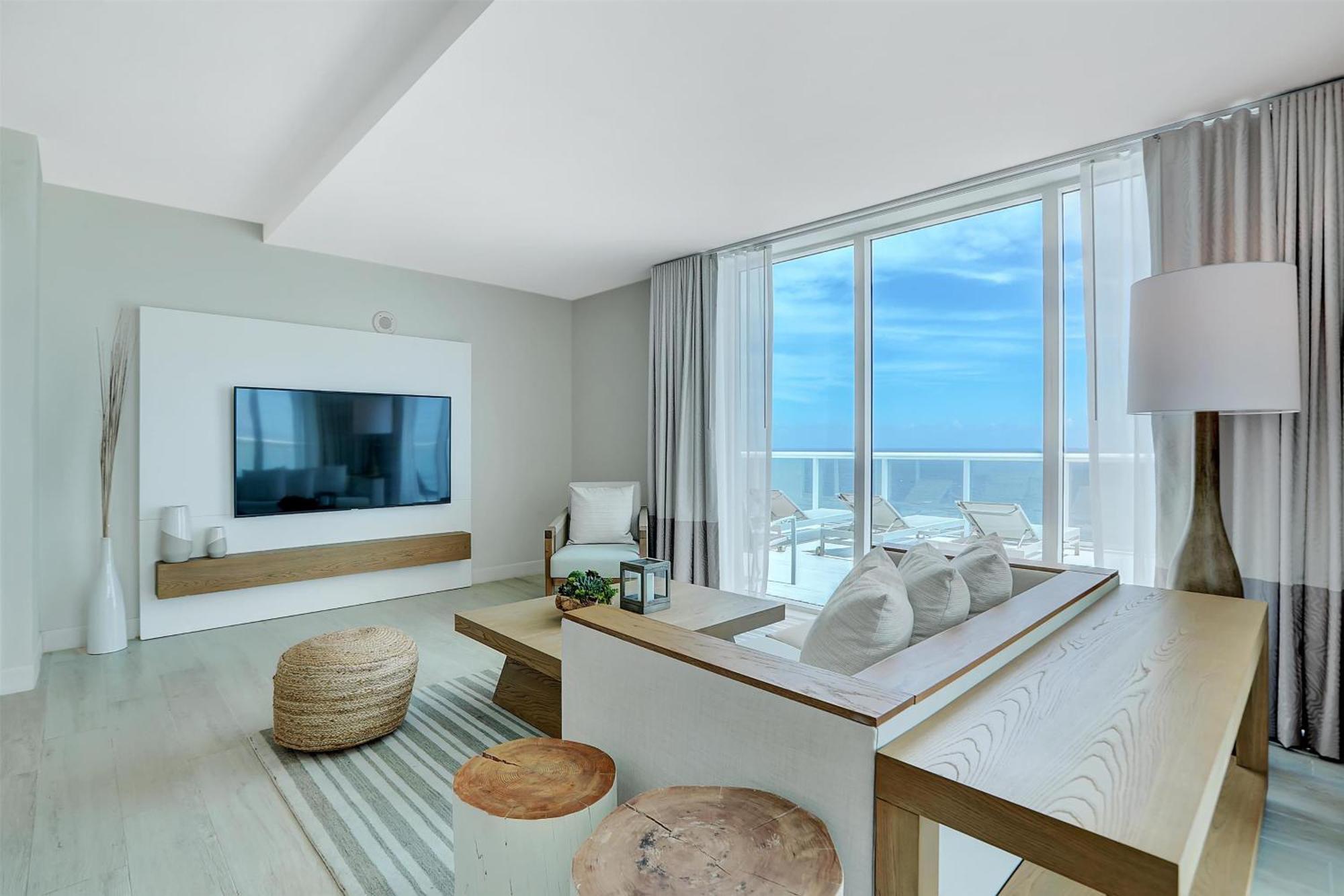 Resort House Lauderdale, A Hilton Fort Lauderdale