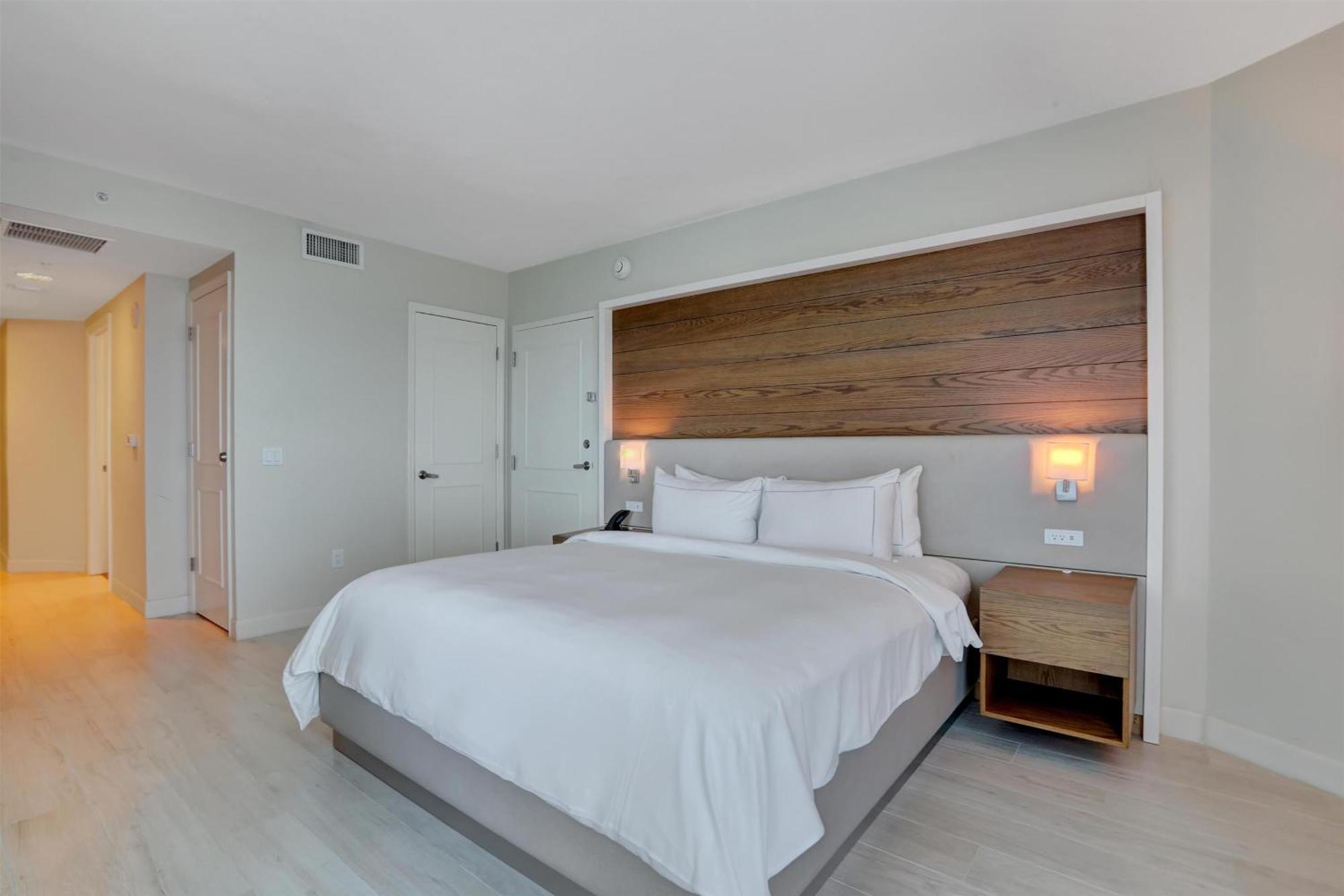House Lauderdale, A Hilton Fort Lauderdale