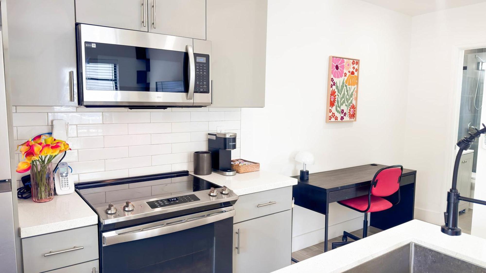 The Chill Pill - Wilton Drive And Jacuzzi Apartment