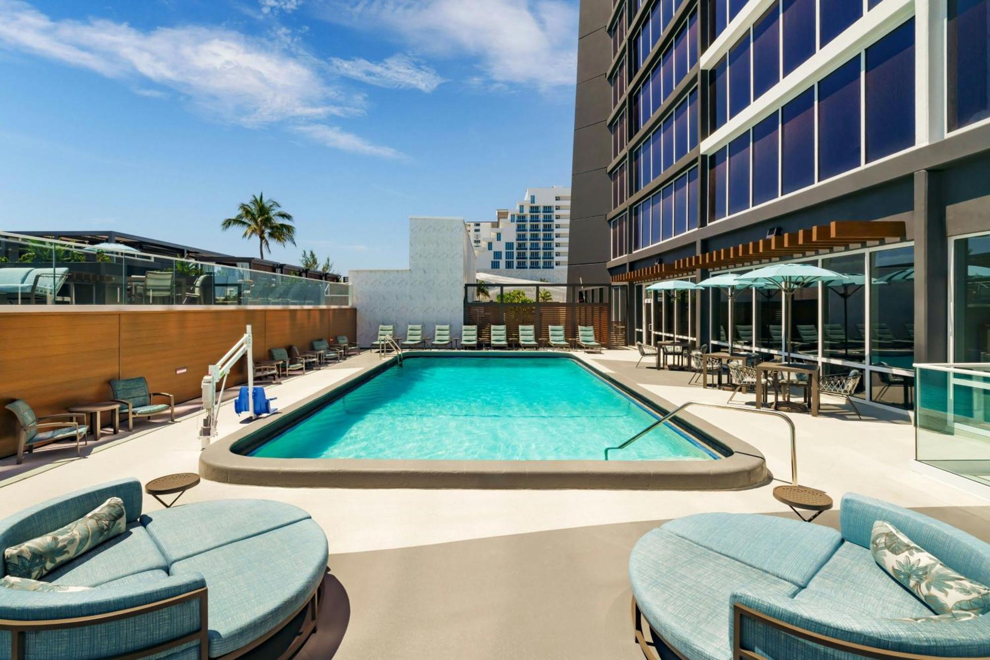 Courtyard By Marriott Oceanside Lauderdale