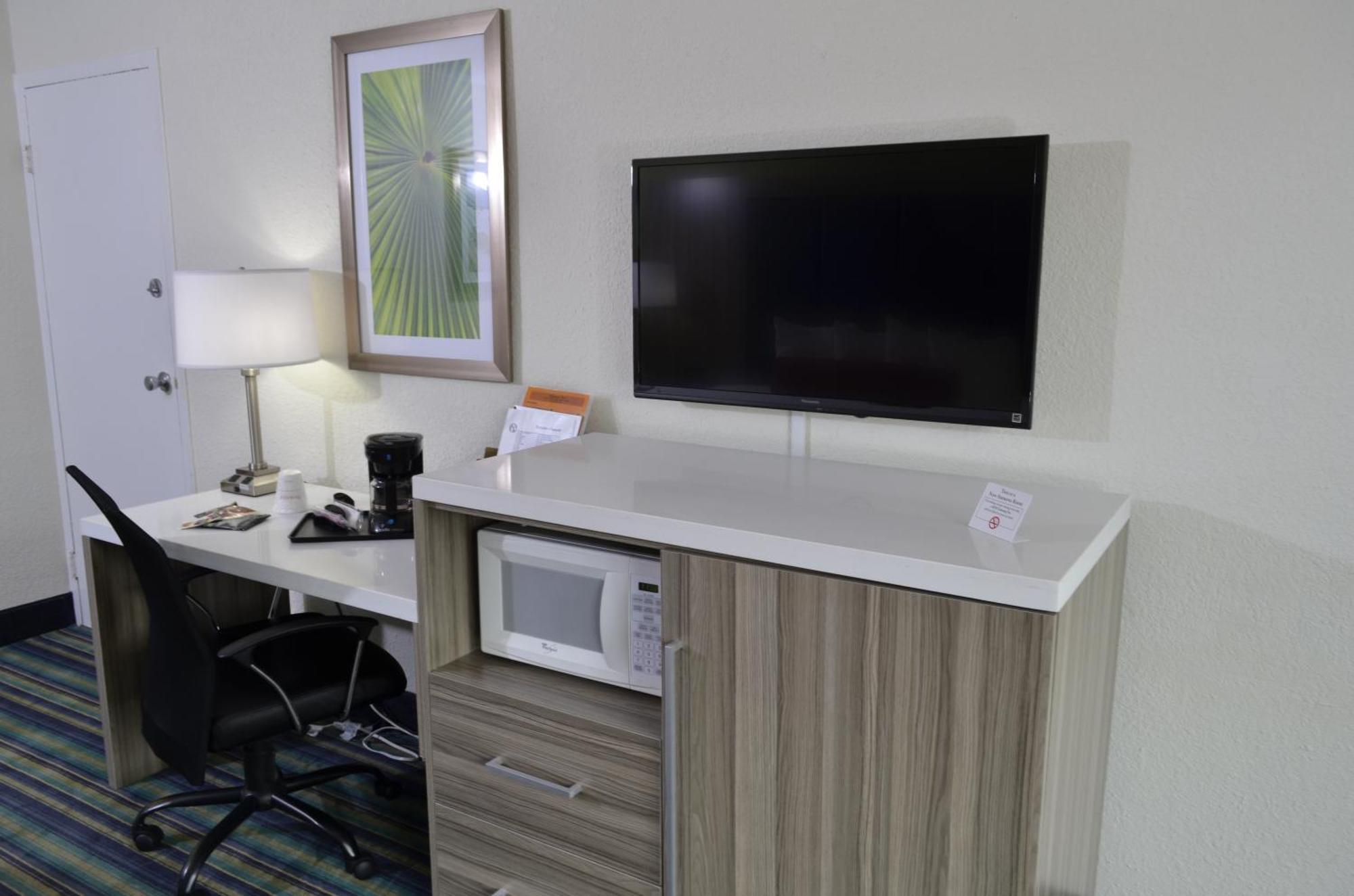 Ramada By Wyndham Lauderdale Airport/cruise Port 3*